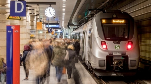 S-Bahn im Hauptbahnhof Leipzig